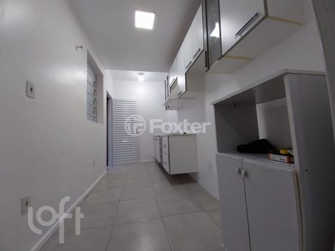 Image 7 - 886635