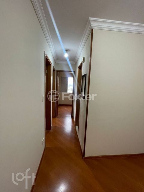 Image 6 - 886640