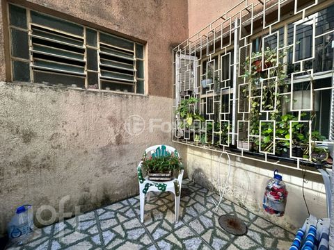 Image 6 - 886642