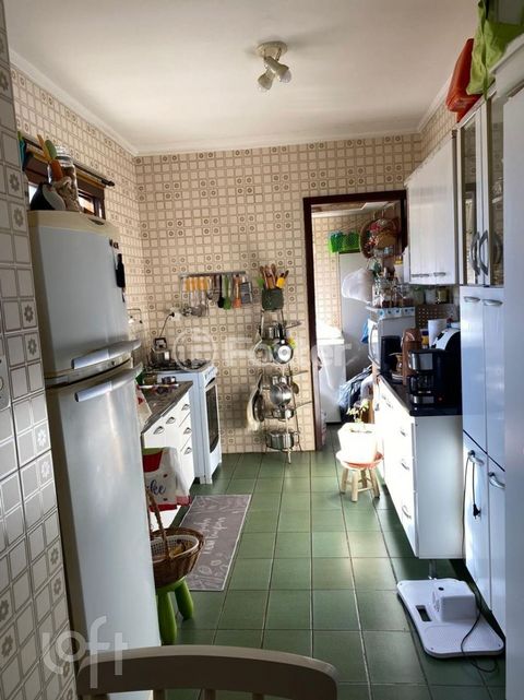 Image 11 - 886644