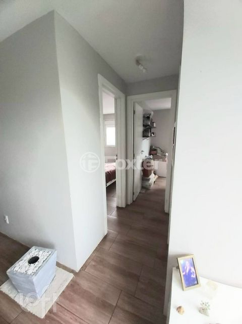 Image 17 - 886652