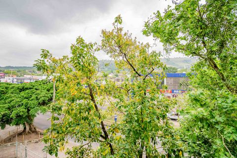 Image 18 - 886653