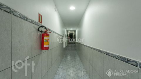 Image 15 - 886656