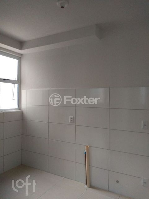 Image 6 - 886657