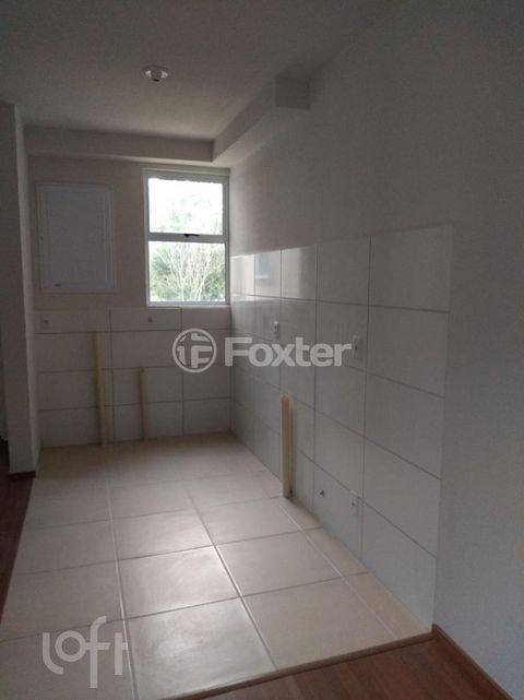 Image 4 - 886657