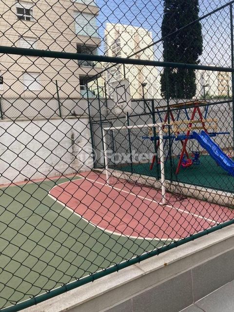 Image 3 - 886659
