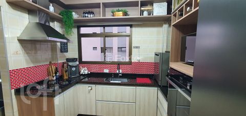 Image 12 - 886665