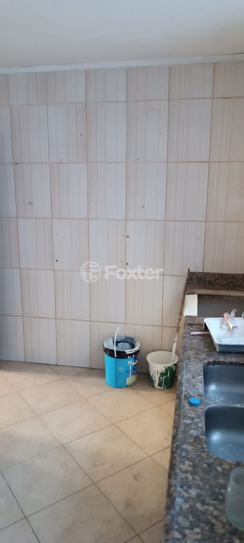 Image 1 - 886668