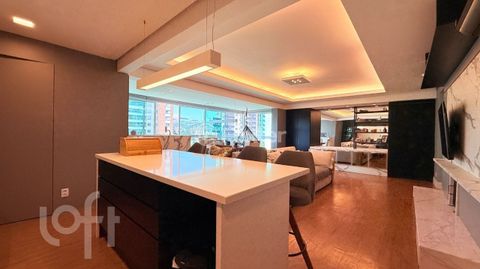 Image 7 - 886672