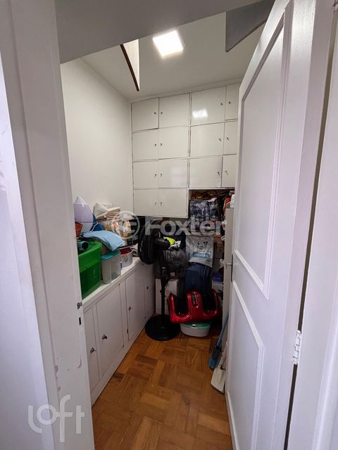 Image 7 - 886673