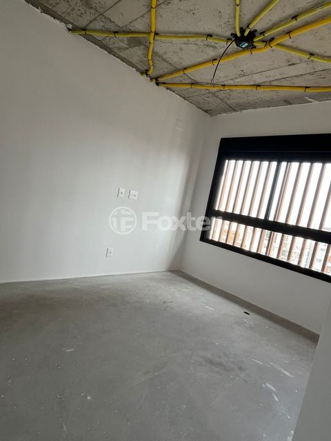 Image 7 - 886676