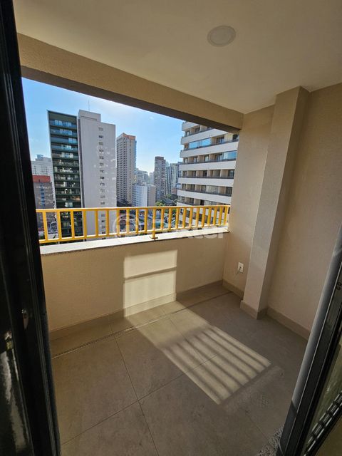 Image 3 - 886681