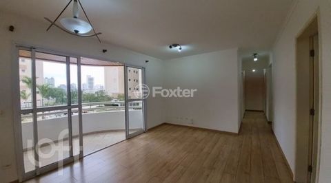 Image 17 - 886685