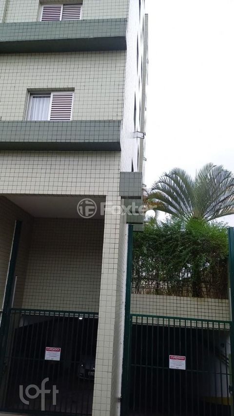Image 6 - 886687