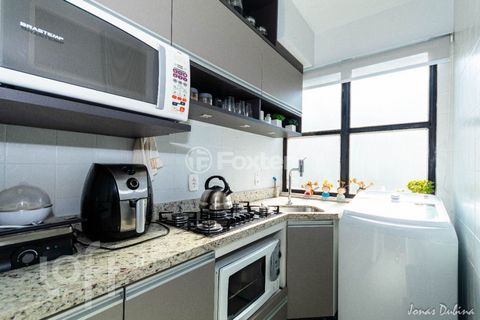 Image 8 - 886688