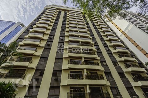 Image 14 - 886689