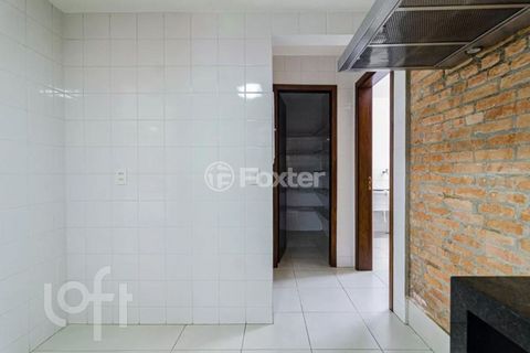 Image 16 - 886692