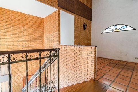 Image 13 - 886692