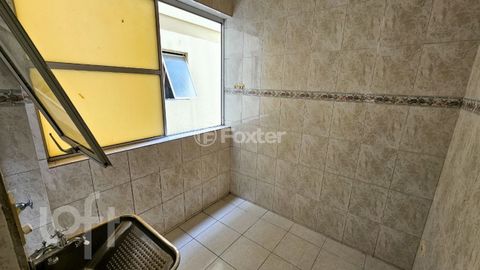 Image 5 - 886695
