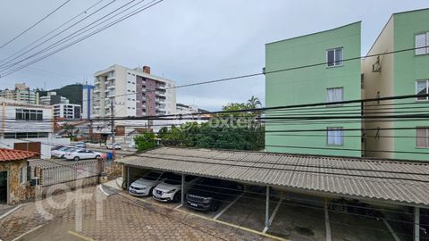 Image 11 - 886695