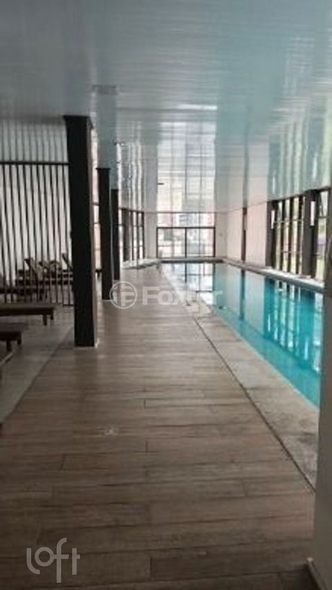 Image 8 - 886703