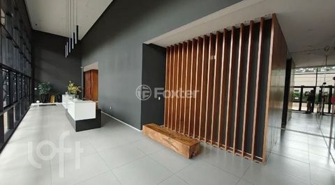 Image 16 - 886703