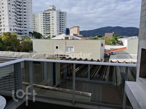Image 7 - 886704