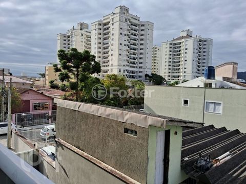 Image 8 - 886704