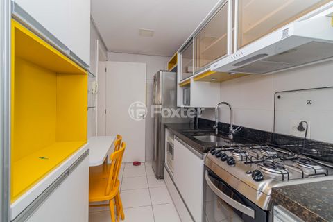 Image 8 - 886721