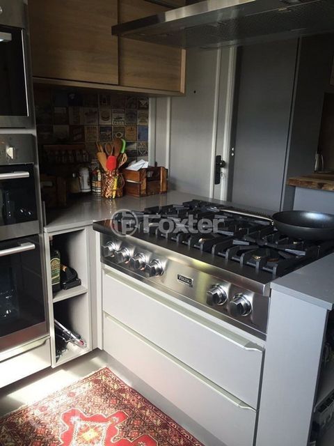 Image 7 - 886722