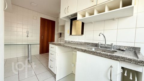 Image 11 - 886786