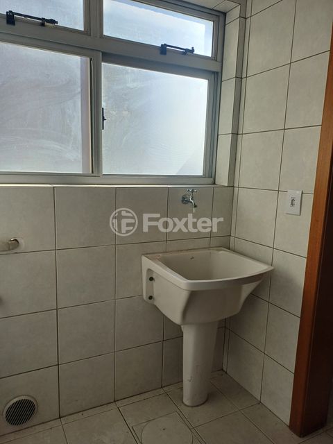 Image 7 - 886789