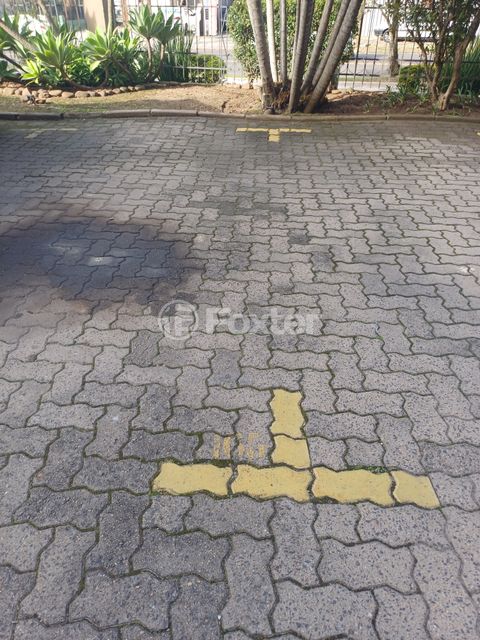 Image 10 - 886789