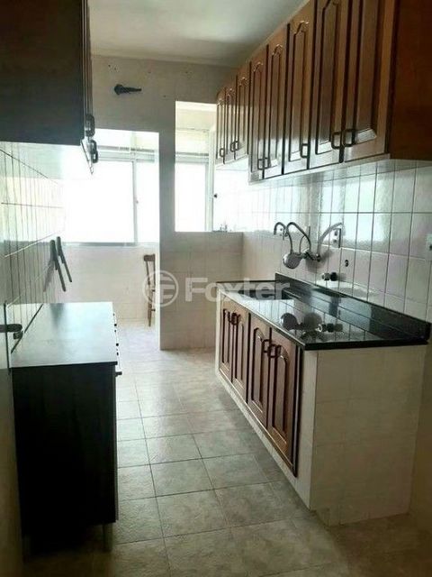 Image 10 - 886798