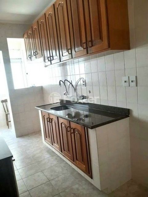 Image 9 - 886798