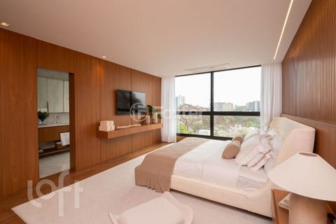 Image 11 - 886801