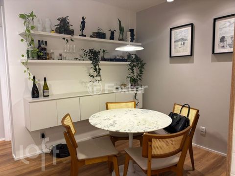 Image 12 - 886807