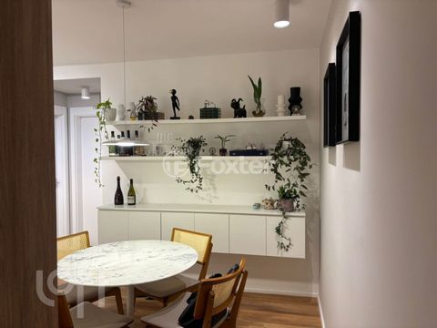 Image 11 - 886807