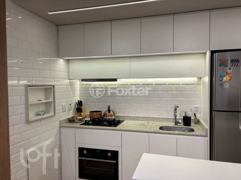 Image 17 - 886807