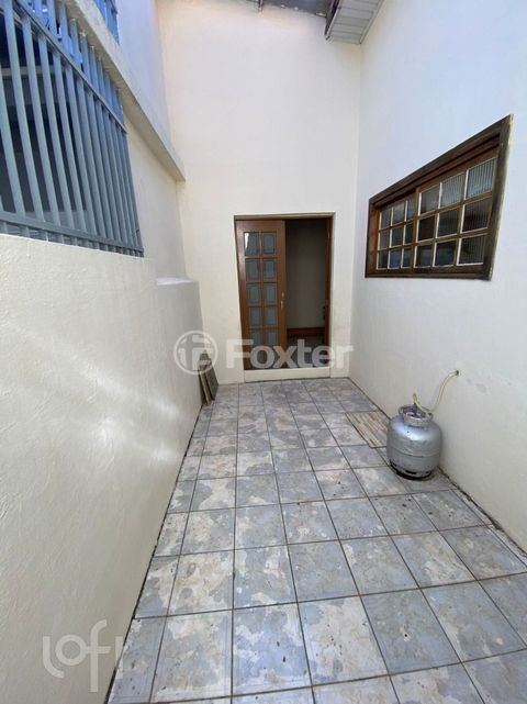 Image 10 - 886826