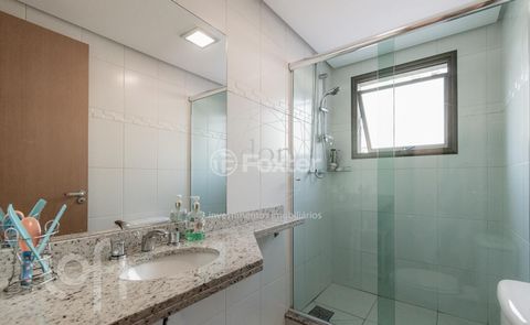 Image 8 - 886833