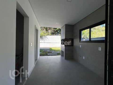 Image 4 - 886837