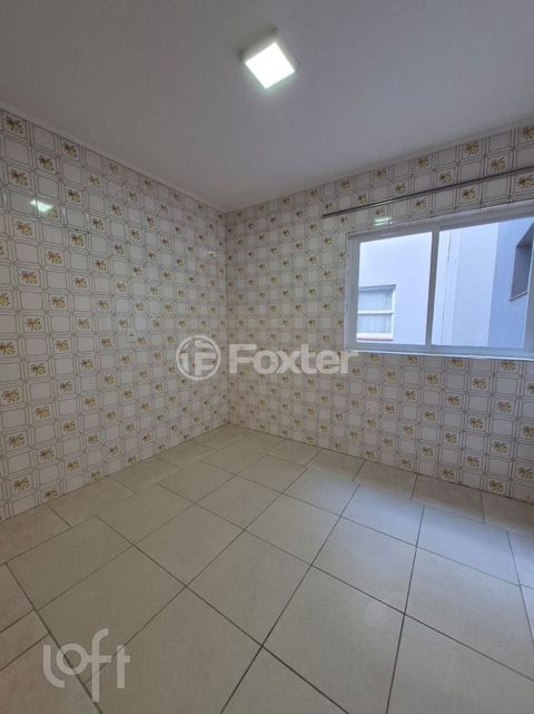 Image 1 - 886841