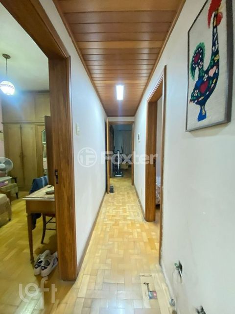 Image 10 - 886843