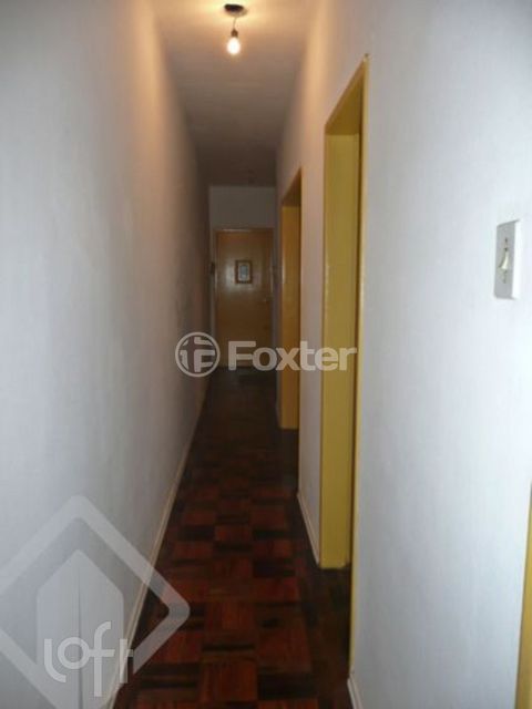 Image 1 - 886850