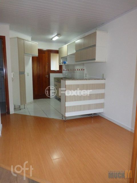 Image 7 - 886851