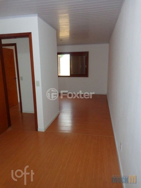 Image 9 - 886851