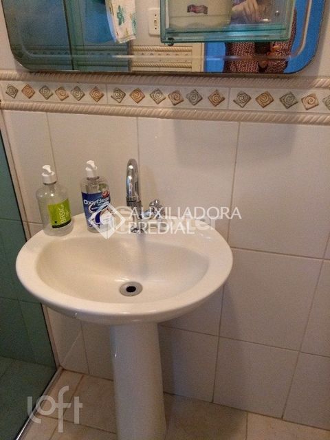Image 9 - 886852