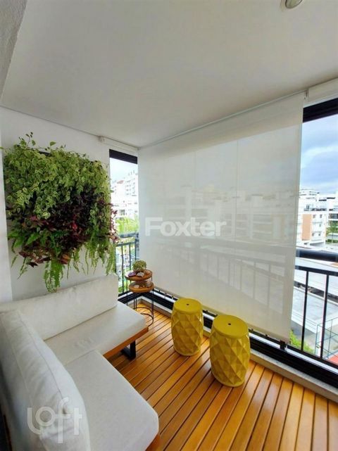Image 7 - 886859