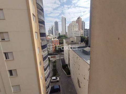 Image 4 - 886860